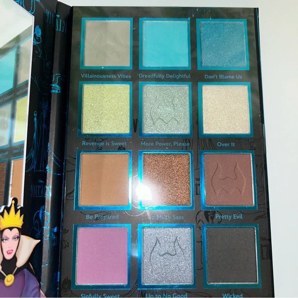 Disney Villians‎ eyeshadow palette NEW